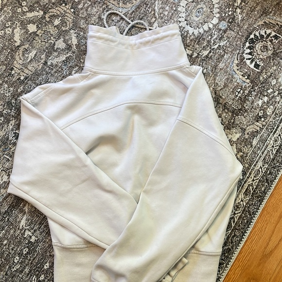 Old Navy Active Cropped Quarter Zip - Picture 3 of 3